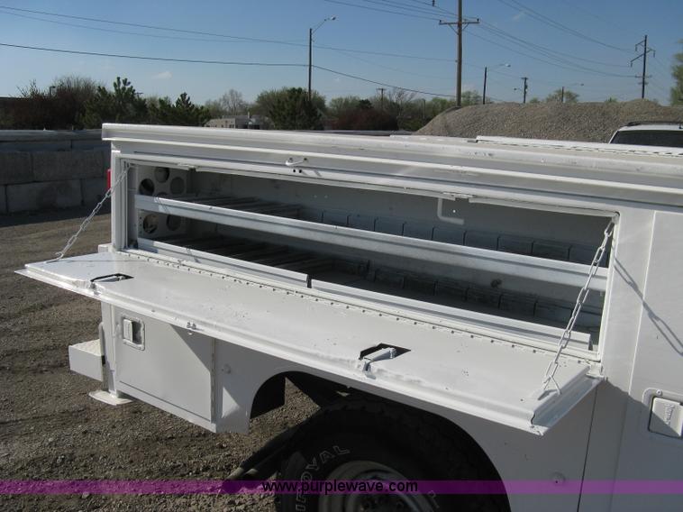 image for item 8112 1991 Ford F250 Custom utility pickup truck