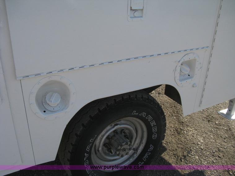 image for item 8112 1991 Ford F250 Custom utility pickup truck