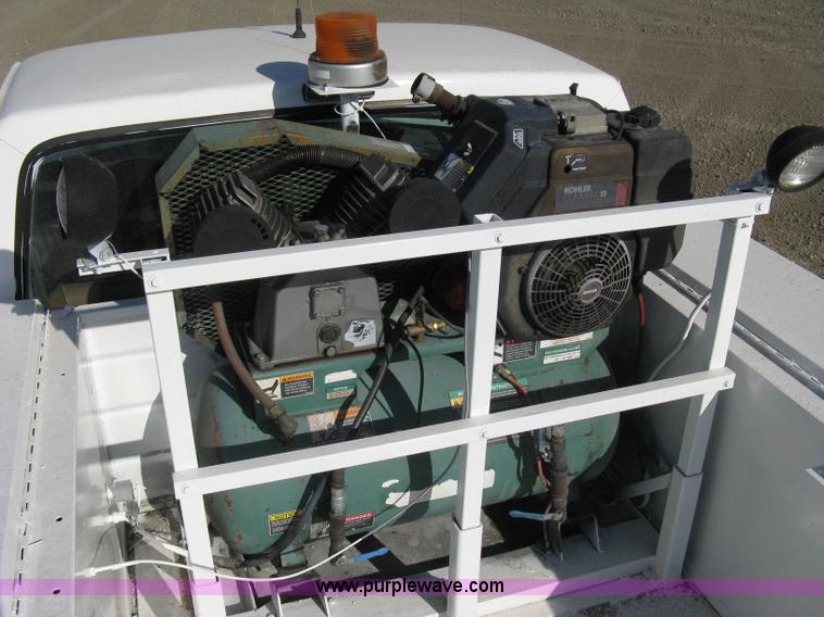 image for item 8112 1991 Ford F250 Custom utility pickup truck