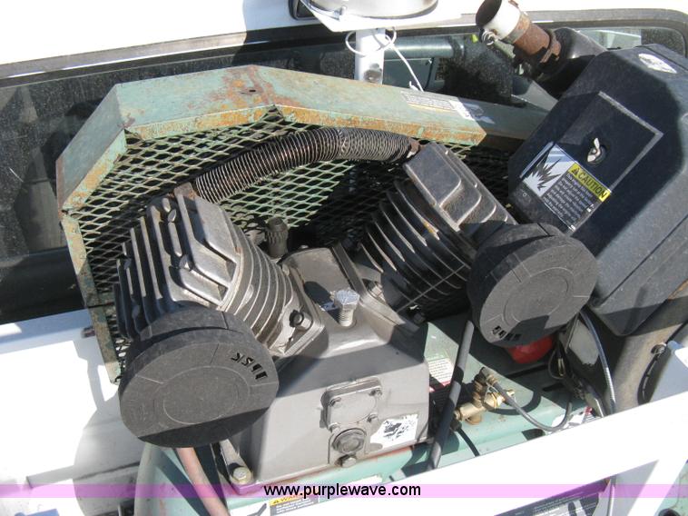 image for item 8112 1991 Ford F250 Custom utility pickup truck