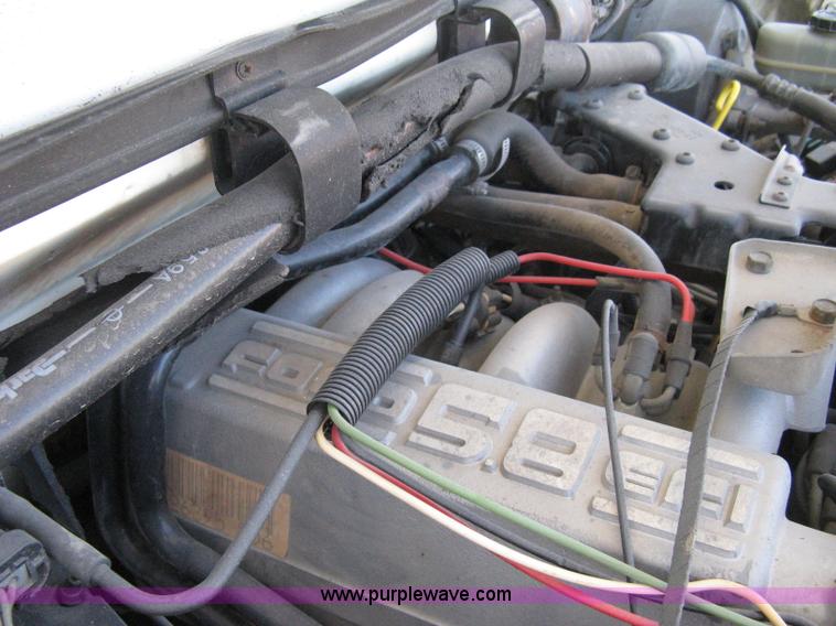 image for item 8112 1991 Ford F250 Custom utility pickup truck