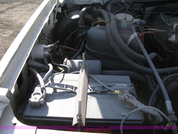 image for item 8112 1991 Ford F250 Custom utility pickup truck