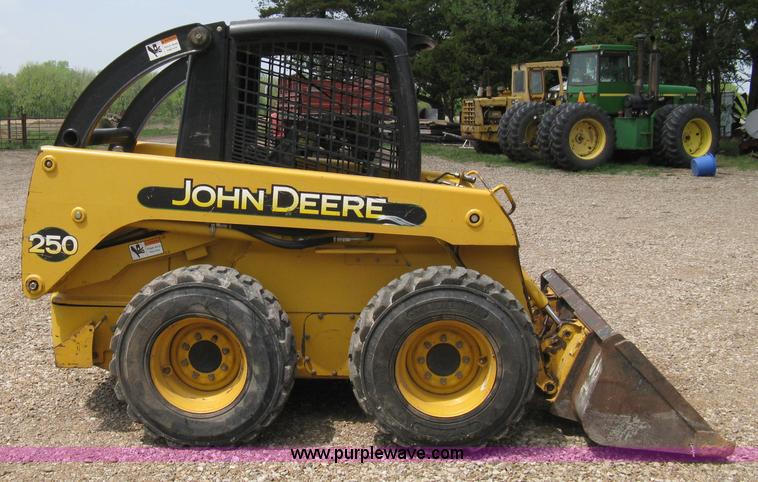 image for item 8136 John Deere 250 skid loader
