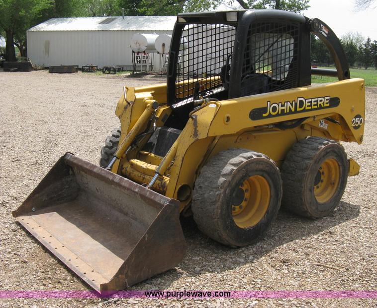 image for item 8136 John Deere 250 skid loader