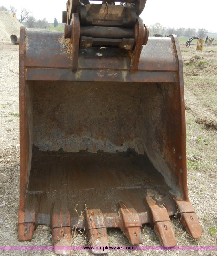 image for item 8640 1994 John Deere 892ELC excavator