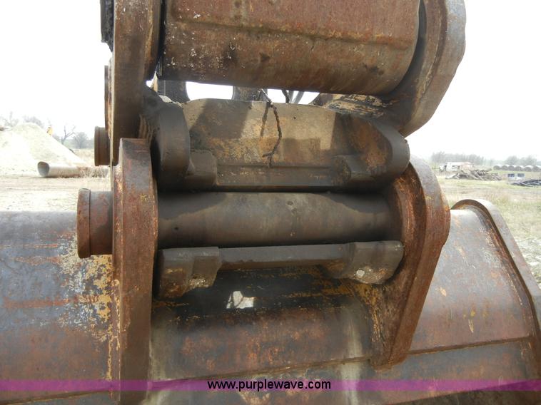 image for item 8640 1994 John Deere 892ELC excavator