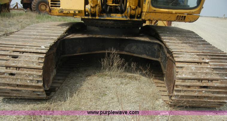 image for item 8640 1994 John Deere 892ELC excavator