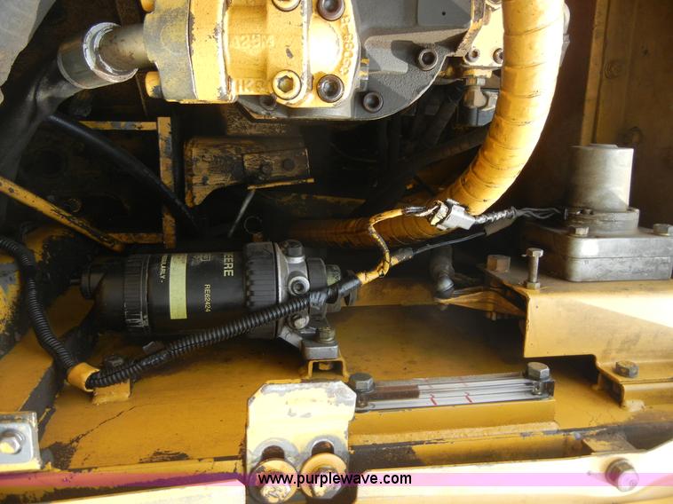 image for item 8640 1994 John Deere 892ELC excavator