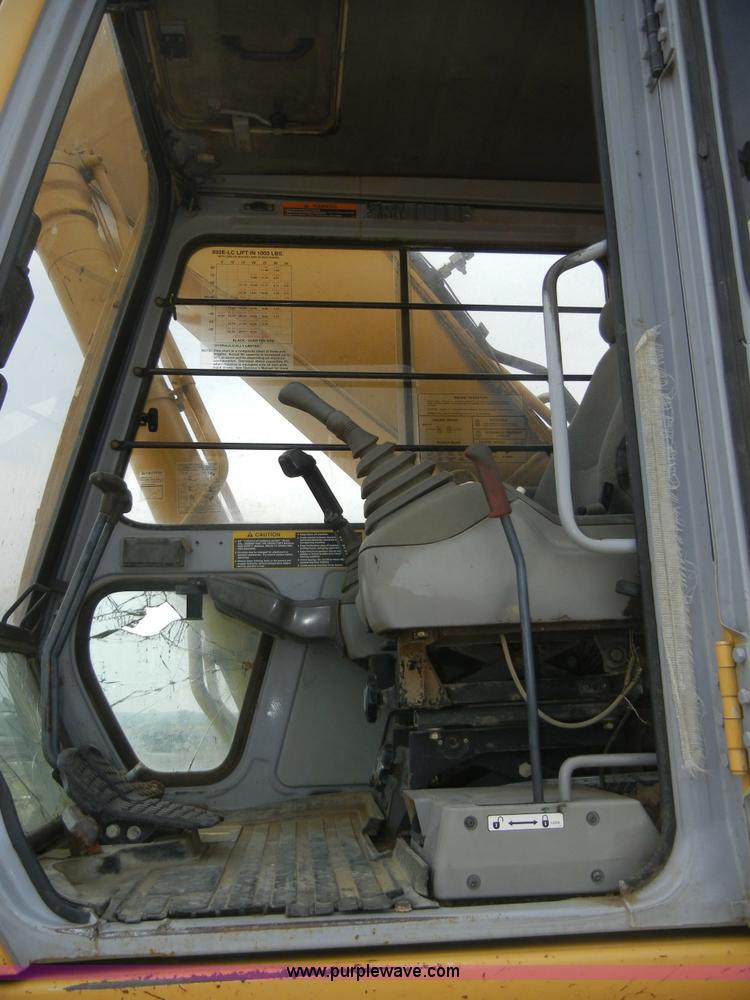 image for item 8640 1994 John Deere 892ELC excavator