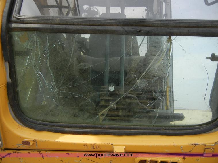 image for item 8640 1994 John Deere 892ELC excavator