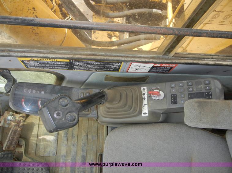 image for item 8640 1994 John Deere 892ELC excavator