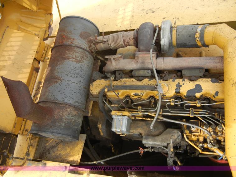 image for item 8640 1994 John Deere 892ELC excavator