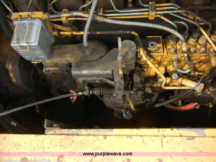 image for item 8640 1994 John Deere 892ELC excavator