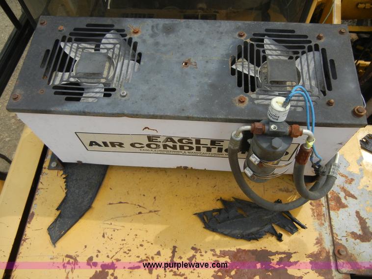 image for item 8640 1994 John Deere 892ELC excavator