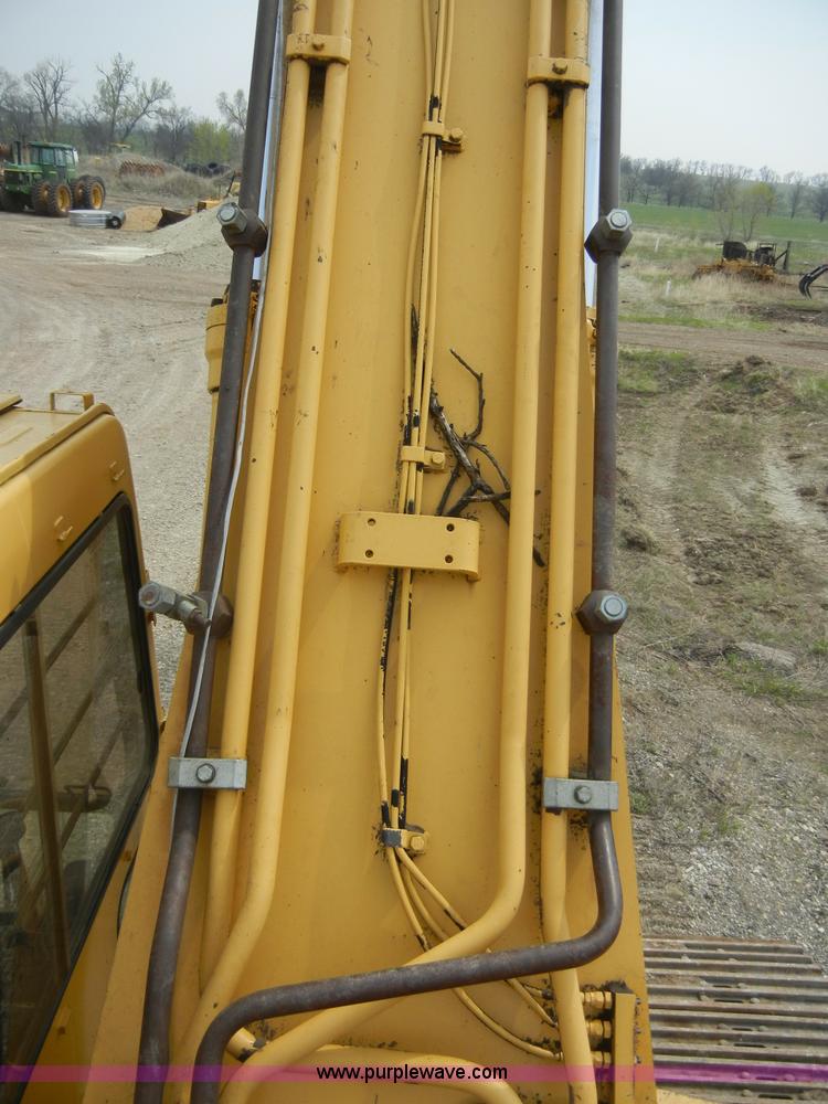 image for item 8640 1994 John Deere 892ELC excavator