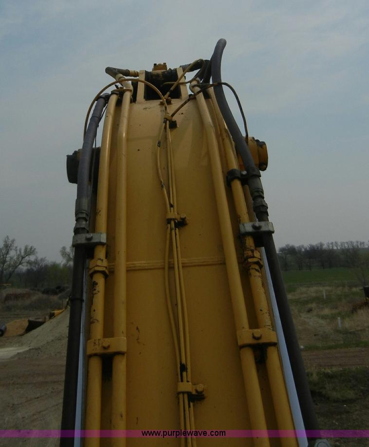 image for item 8640 1994 John Deere 892ELC excavator