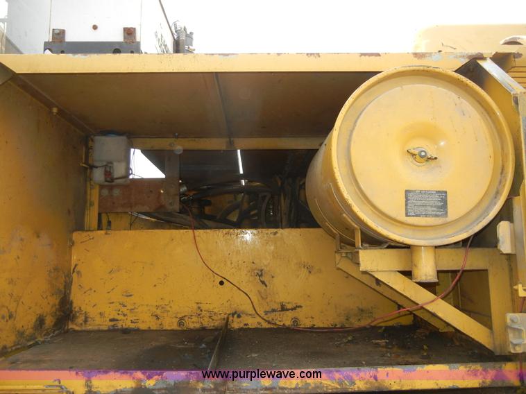 image for item 8640 1994 John Deere 892ELC excavator