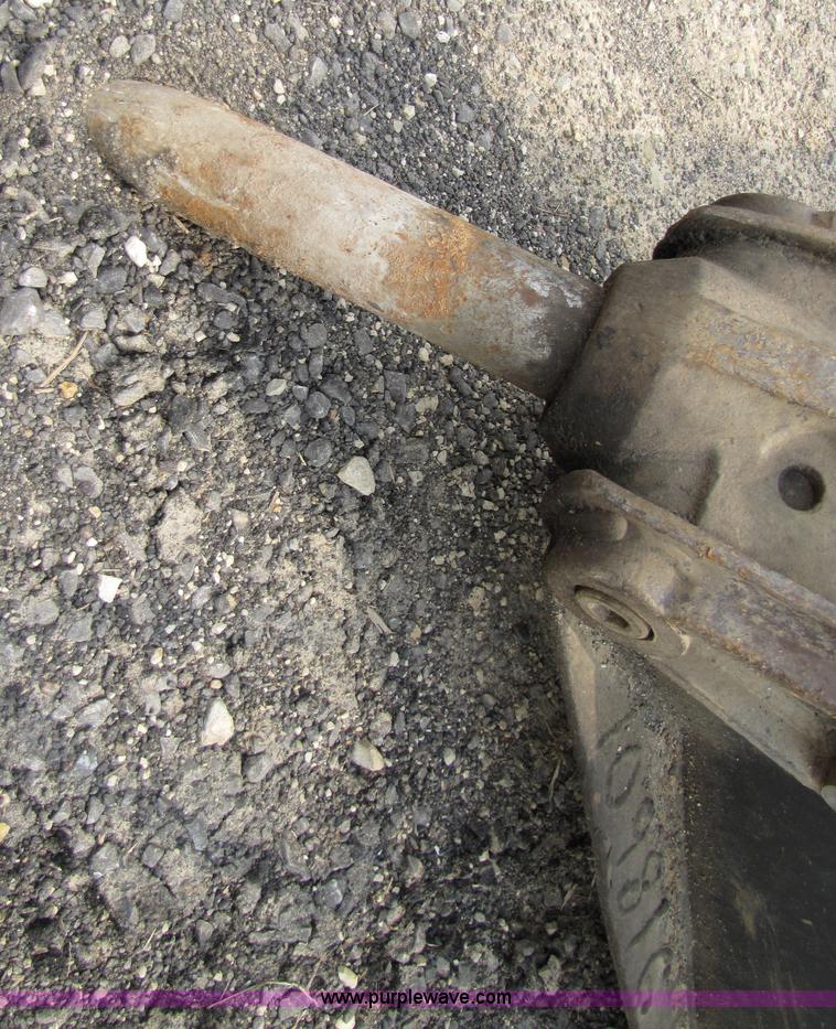 image for item 8672 Bobcat 2500 skid steer hydro-hammer