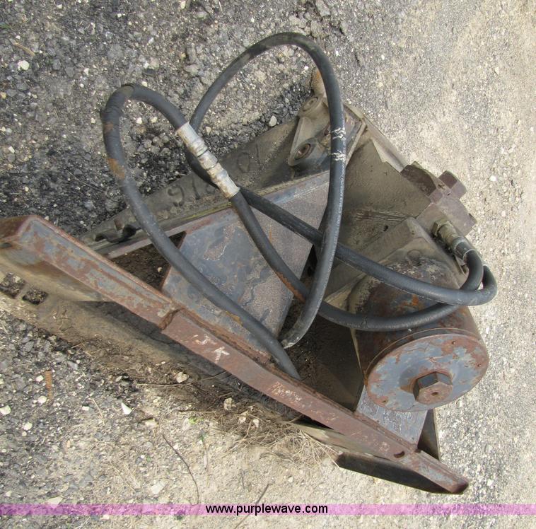 image for item 8672 Bobcat 2500 skid steer hydro-hammer