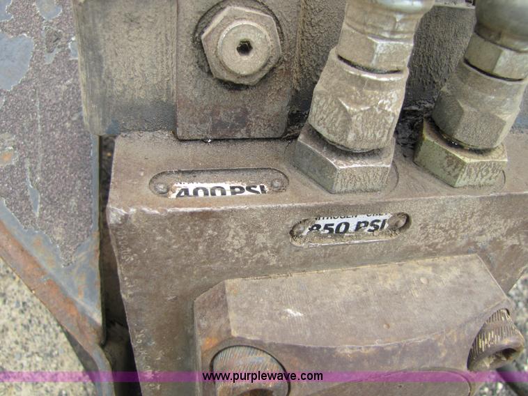 image for item 8672 Bobcat 2500 skid steer hydro-hammer