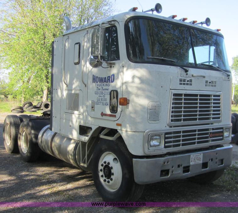 image for item 1000 1988 International COF9670 truck