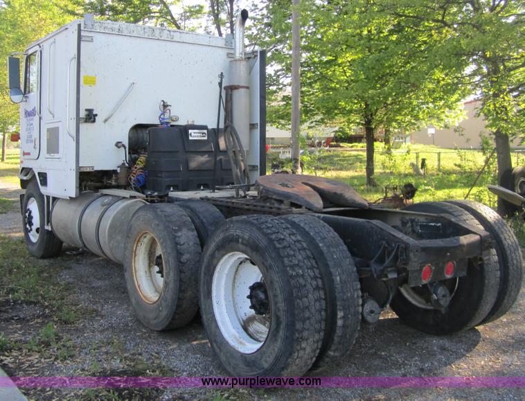 image for item 1000 1988 International COF9670 truck