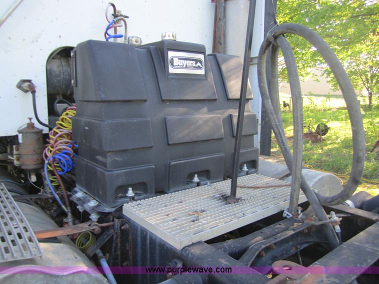 image for item 1000 1988 International COF9670 truck