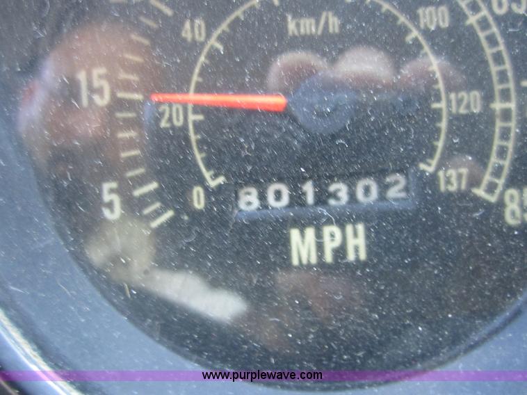 image for item 1000 1988 International COF9670 truck