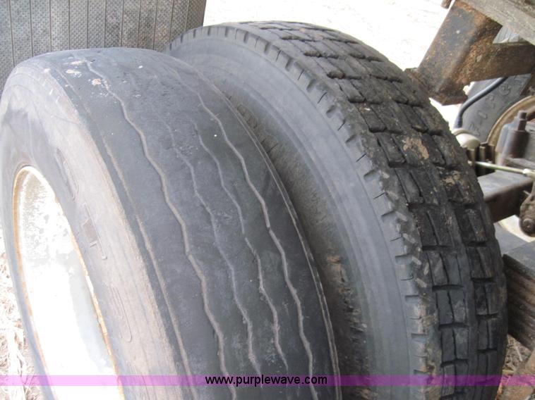 image for item 1950 1979 CMC 30' aluminum end dump trailer