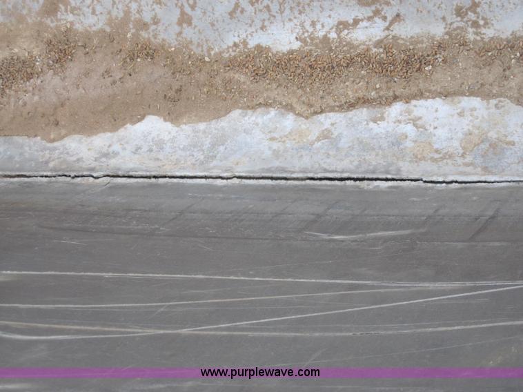 image for item 1950 1979 CMC 30' aluminum end dump trailer