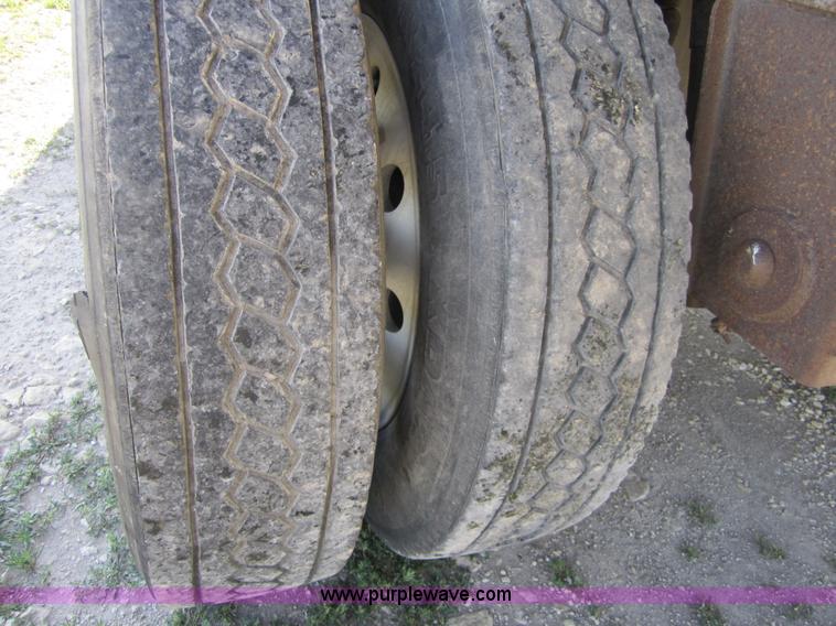 image for item 3844 1997 Fast 48' flatbed semi trailer