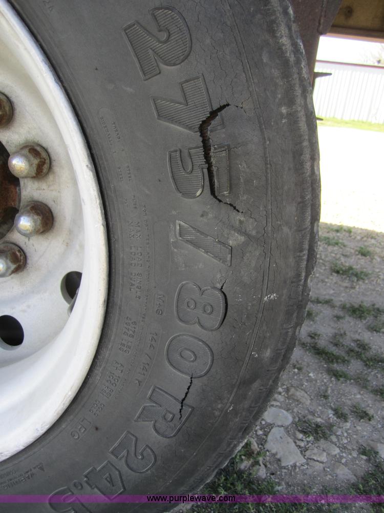 image for item 3844 1997 Fast 48' flatbed semi trailer