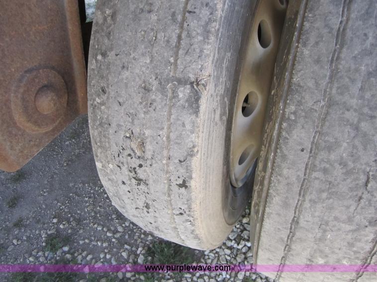 image for item 3844 1997 Fast 48' flatbed semi trailer