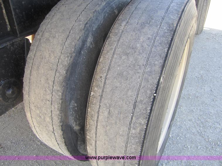 image for item 3848 1993 Great Dane 48' steel flatbed trailer