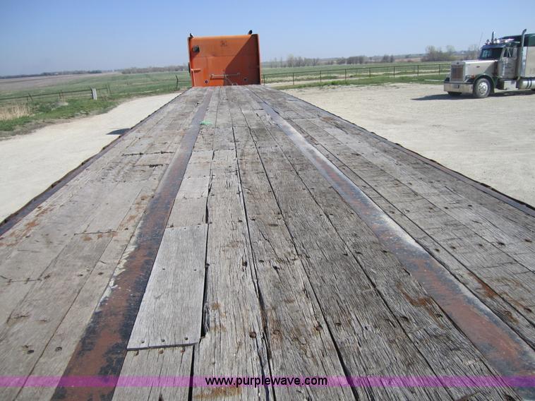 image for item 3848 1993 Great Dane 48' steel flatbed trailer