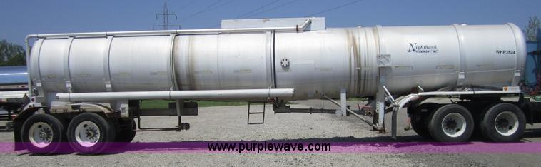 image for item 3855 1993 Trail Master semi tanker trailer