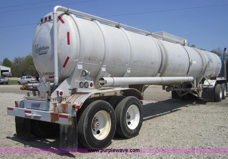 image for item 3855 1993 Trail Master semi tanker trailer