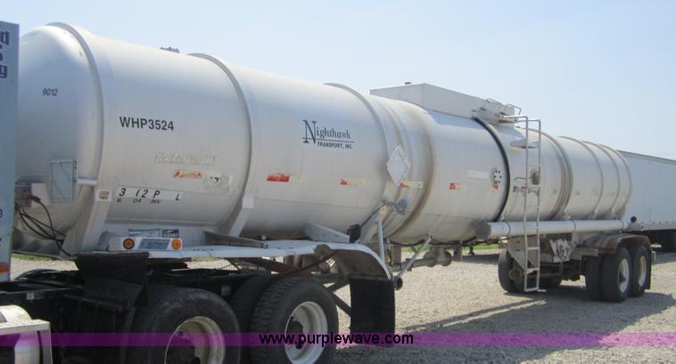 image for item 3855 1993 Trail Master semi tanker trailer