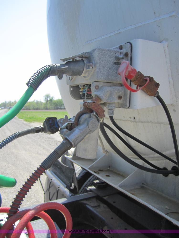 image for item 3855 1993 Trail Master semi tanker trailer