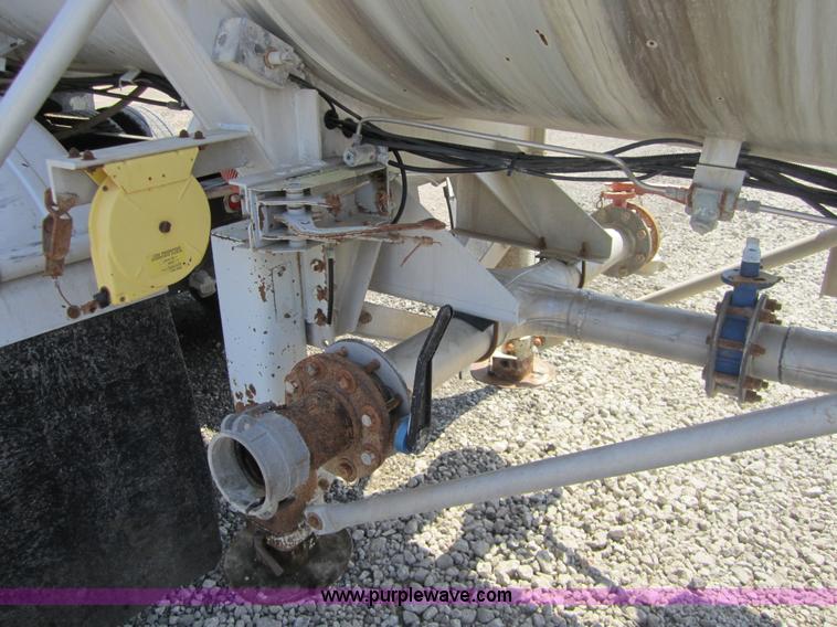 image for item 3855 1993 Trail Master semi tanker trailer