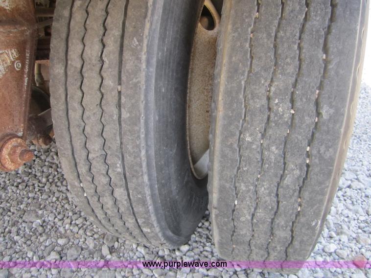 image for item 3855 1993 Trail Master semi tanker trailer