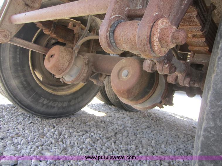 image for item 3855 1993 Trail Master semi tanker trailer