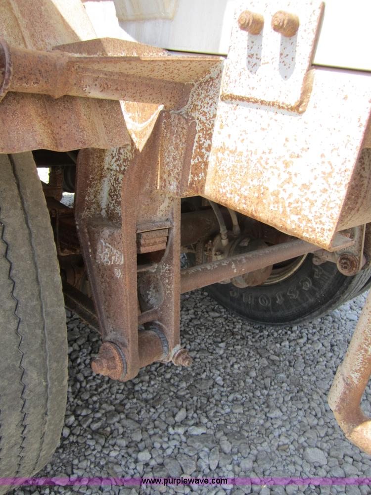 image for item 3855 1993 Trail Master semi tanker trailer