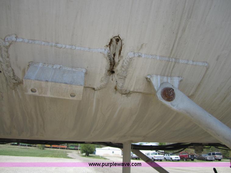 image for item 3855 1993 Trail Master semi tanker trailer