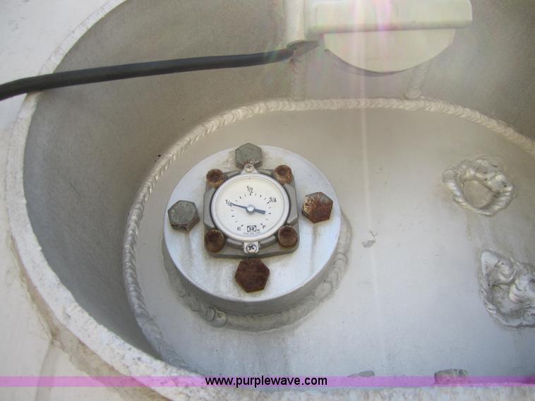 image for item 3855 1993 Trail Master semi tanker trailer