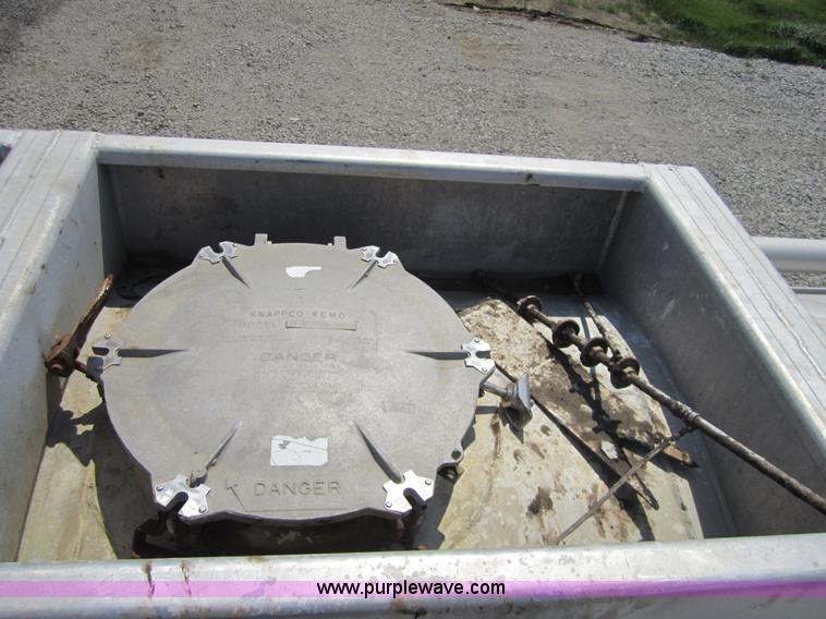 image for item 3855 1993 Trail Master semi tanker trailer