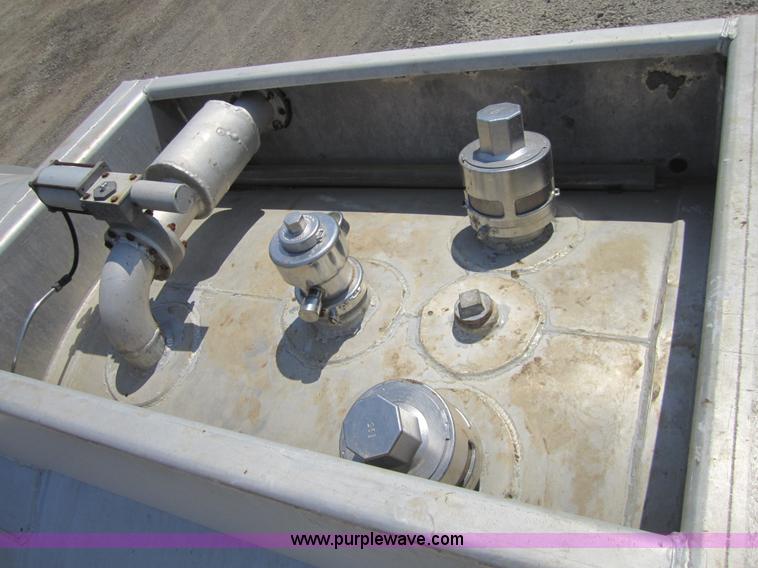 image for item 3855 1993 Trail Master semi tanker trailer