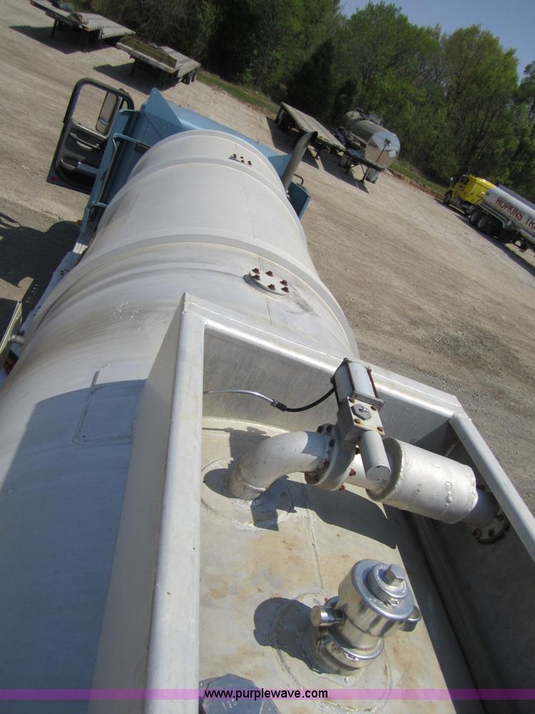 image for item 3855 1993 Trail Master semi tanker trailer