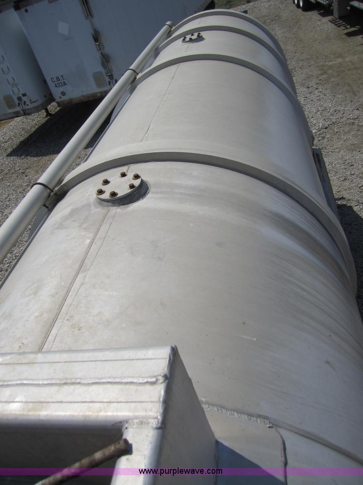 image for item 3855 1993 Trail Master semi tanker trailer