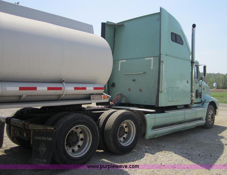 image for item 3856 1998 International 9400 Eagle semi truck